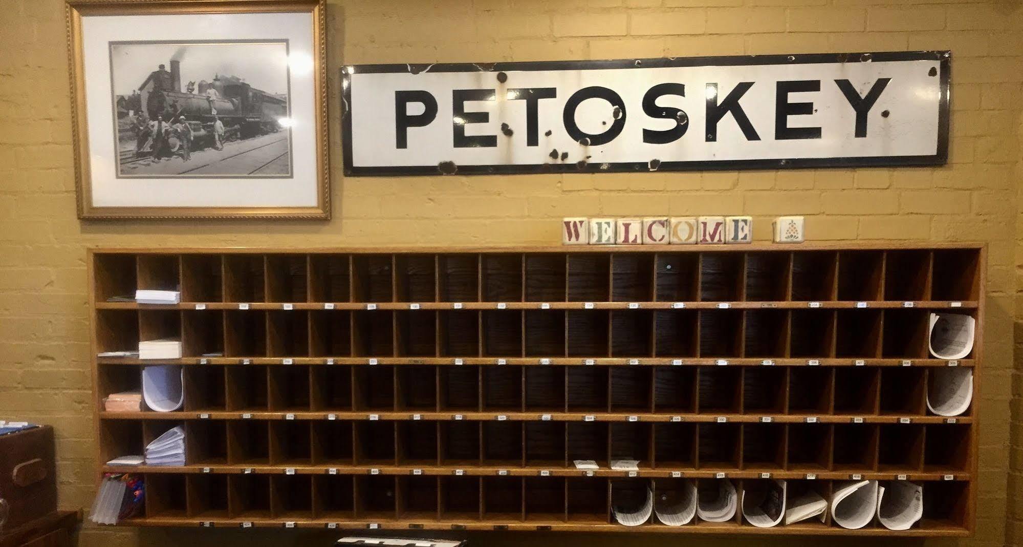 Perry Hotel Petoskey Buitenkant foto